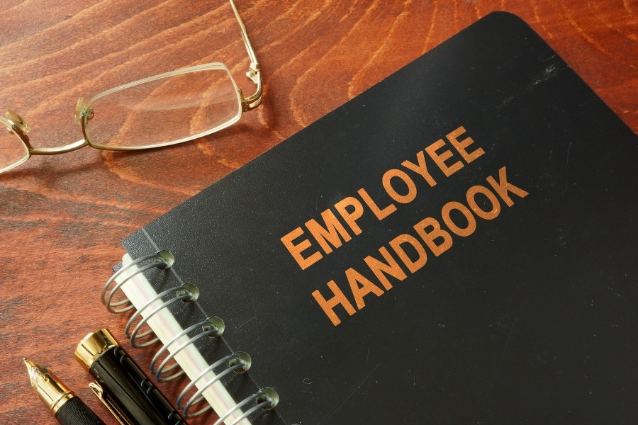 what policies should be included in an employee handbook